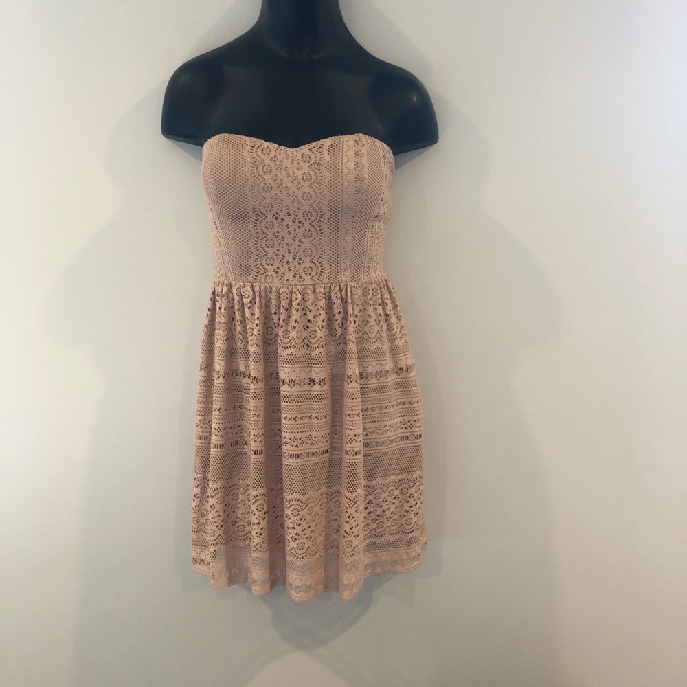 Women’s Strapless Dress